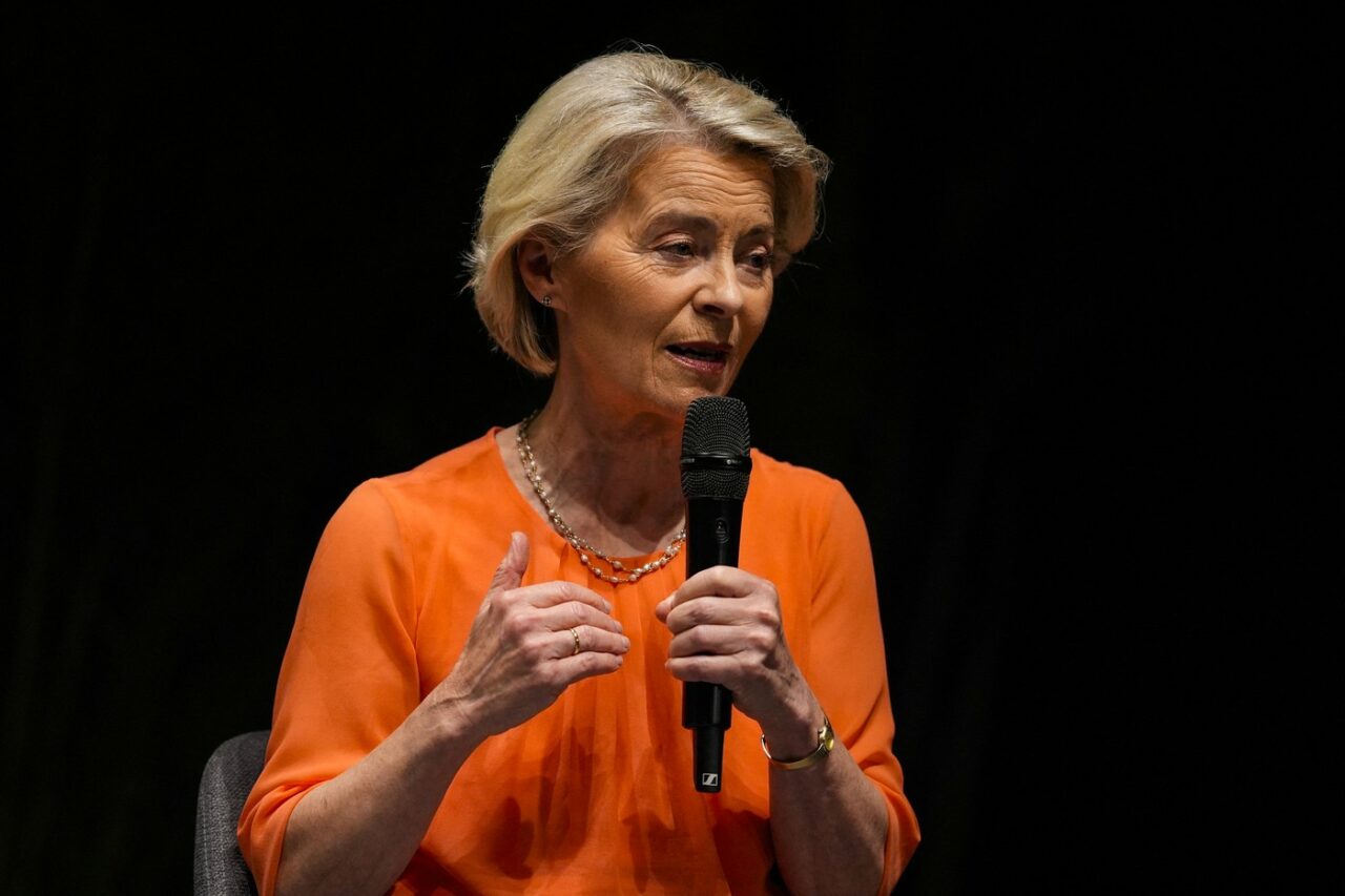 POLITICO: UE încearcă să se apropie de Asia în contextul politicilor economice ale lui Trump. Va funcționa sau nu acest lucru?