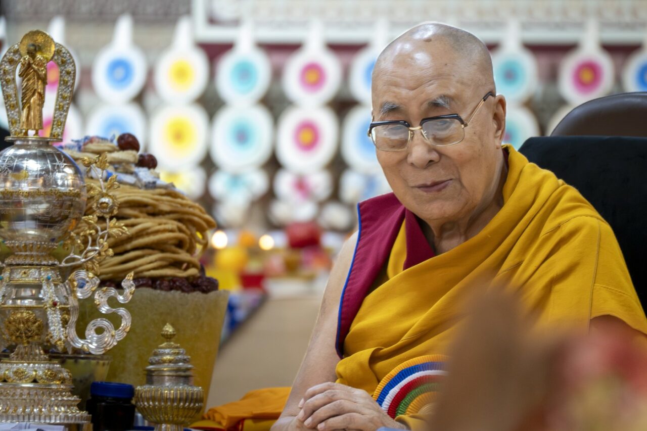 Dalai LAMA, la 90 de ani: „Sper să mai trăiesc încă 30 sau 40 de ani”/Controverse în jurul alegerii viitorului lider al budismului tibetan