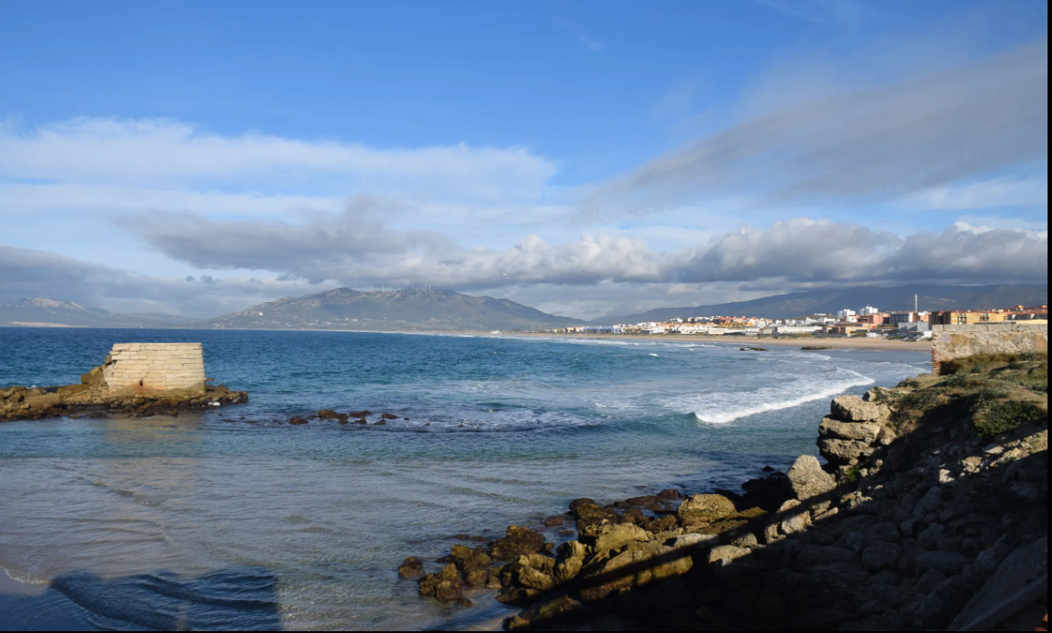 Surf ca în Hawai în Mediterana. Cum puteți ajunge pe această „plajă secretă”