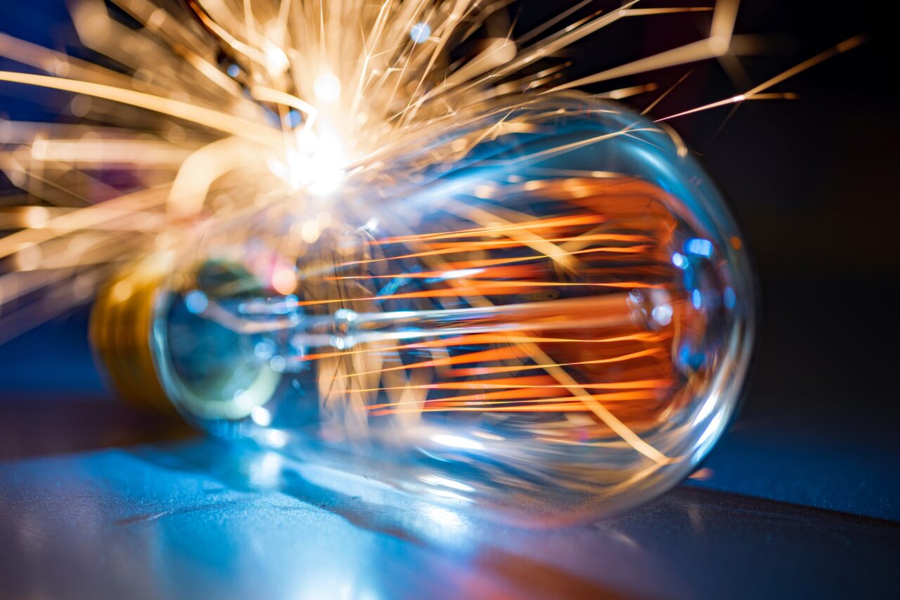 Cele mai bune oferte la energie după liberalizarea pieței la data de 1 iulie 2025, în funcție de regiune