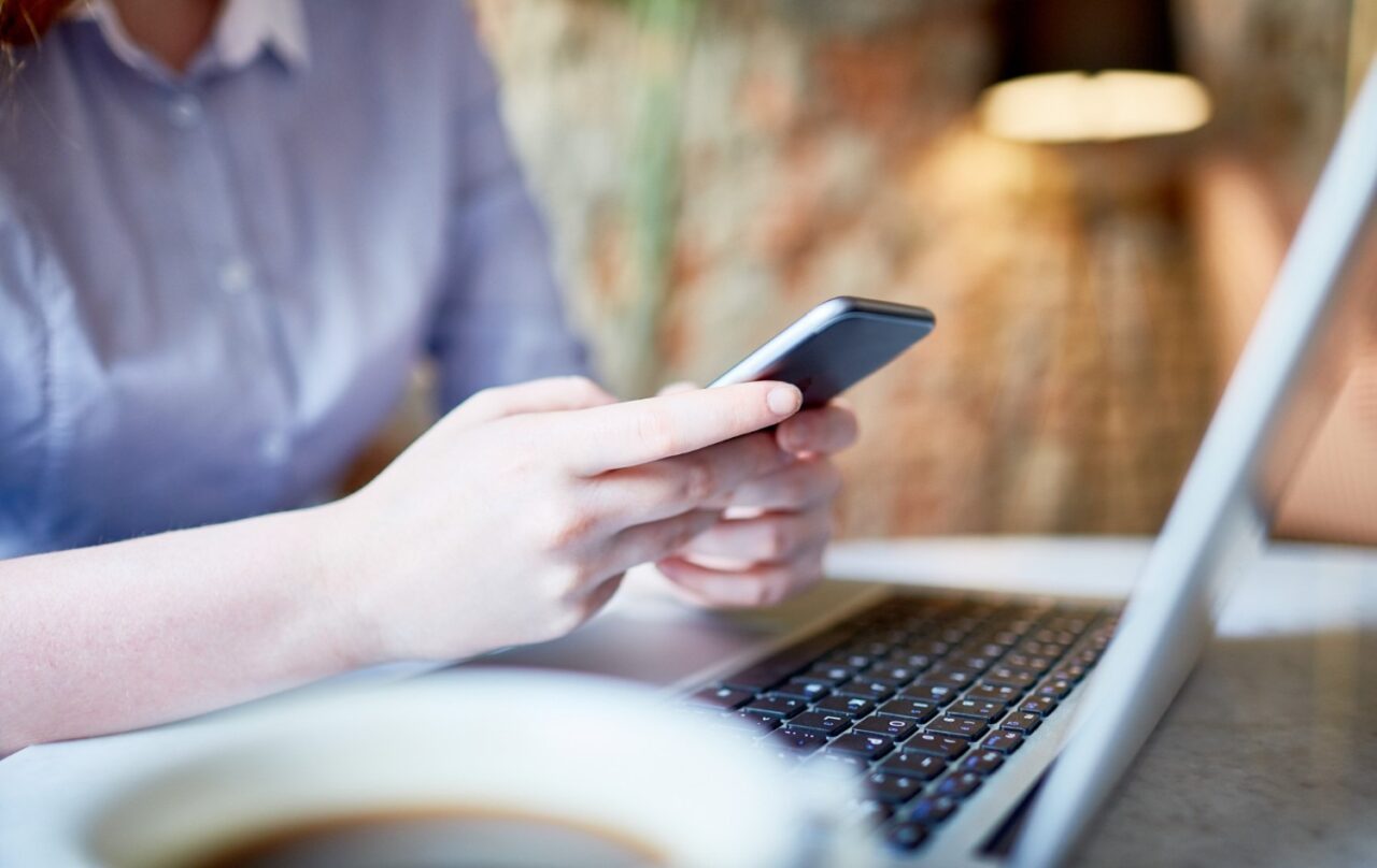 (P) Timpul petrecut online: de la divertisment la dependență – Unde tragem linia?