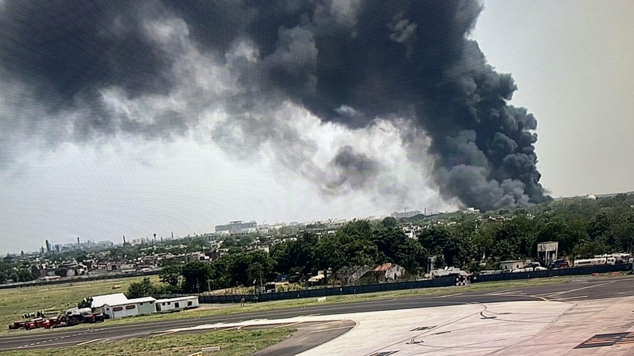 Un avion cu 242 de pasageri la bord s-a PRĂBUȘIT în India. Avionul avea ca destinație LONDRA