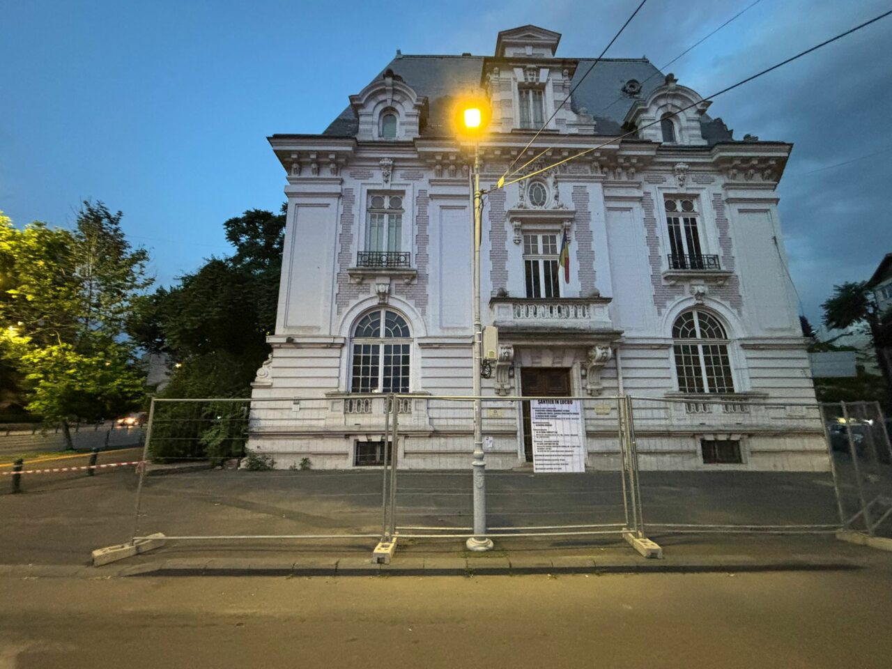 Casa Coandă a intrat în reabilitare și amenajare, la 48 de ani de la închiderea MUZEULUI. Când este programată finalizarea lucrărilor
