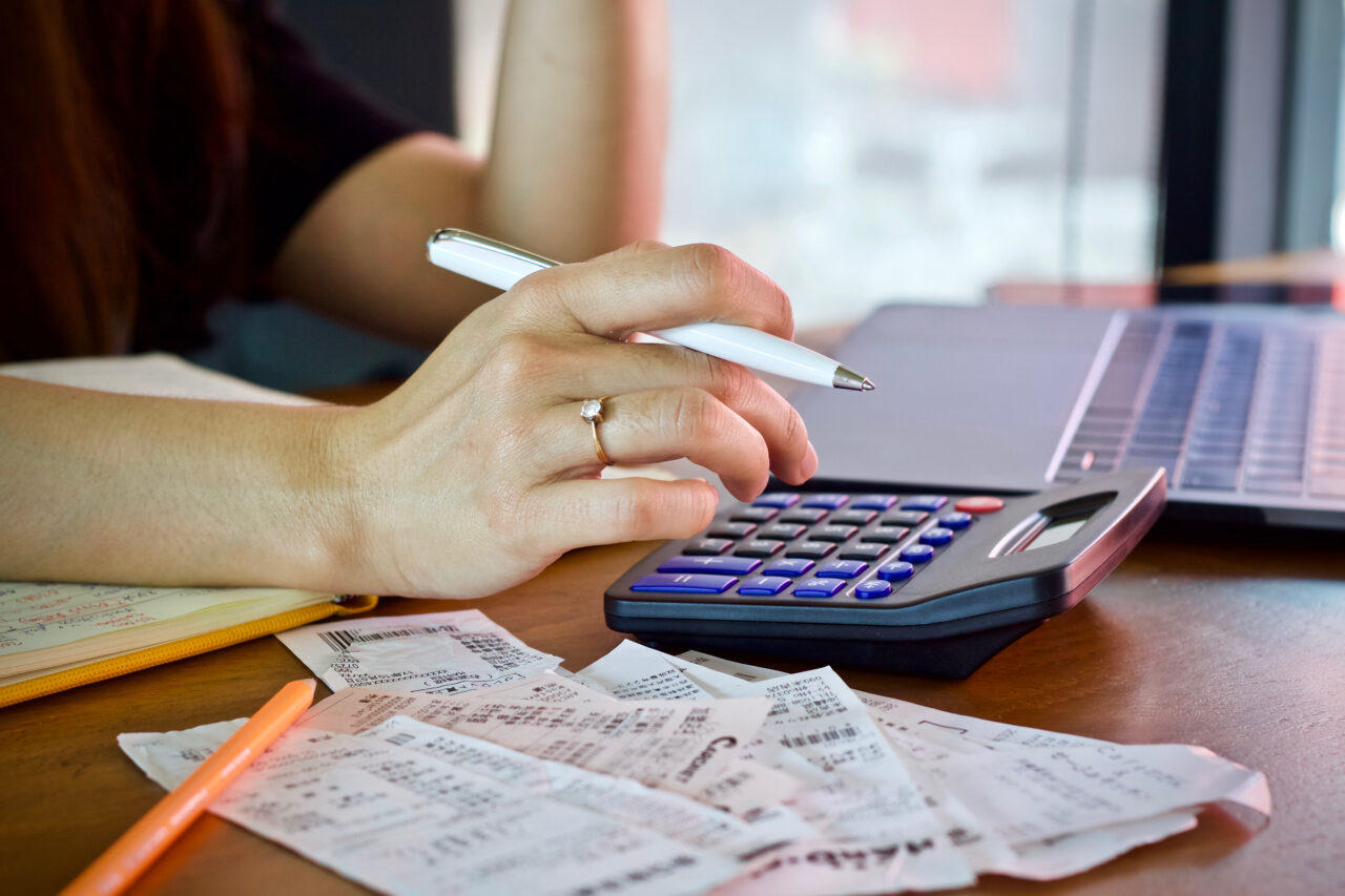 Românii trebuie să dea bani la stat. Ce TAXĂ s-a decis pentru fiecare contribuabil