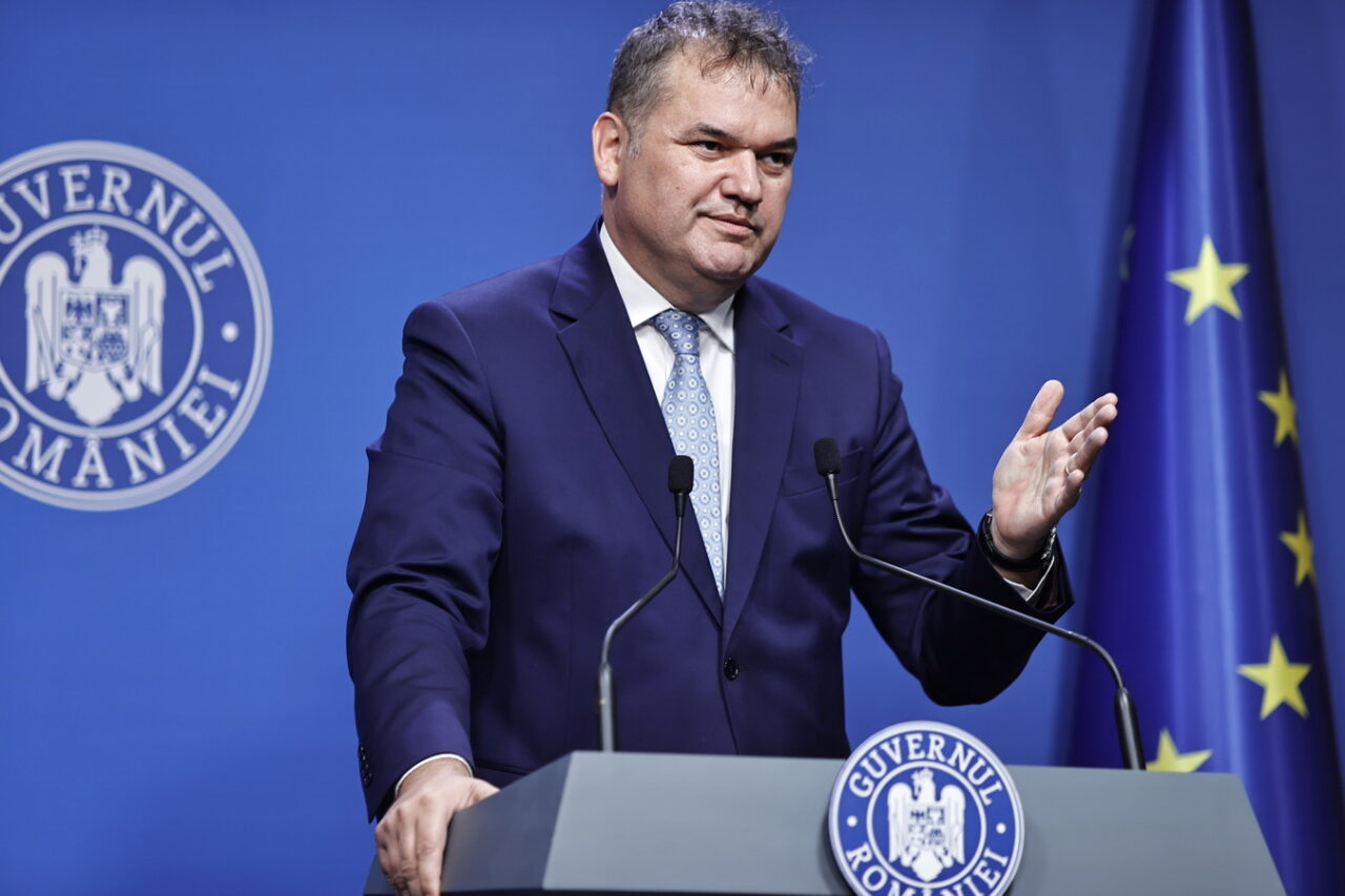 Ministerul Dezvoltării TAIE din investițiile locale. Pe lista neagră: Stadioane, săli de sport și drumuri de inters local sau județean