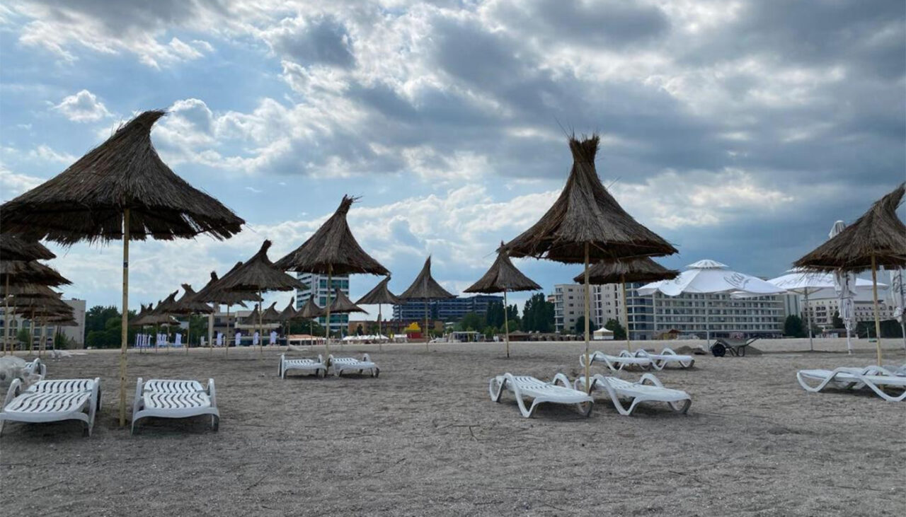 Turiștii de pe litoralul românesc, AVERTIZAȚI de meteorologii Accuweather: Reduceți timpul petrecut afară în aceste 3 zile