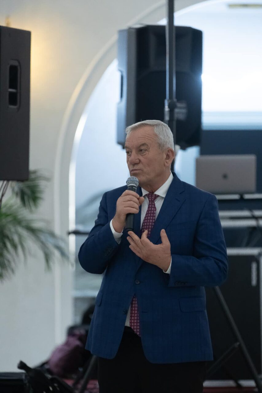 Primarul Buzăului, Constantin Toma: Am prins o doamnă POLIȚIST local beată la ora zece și mă aștept să fie reangajată