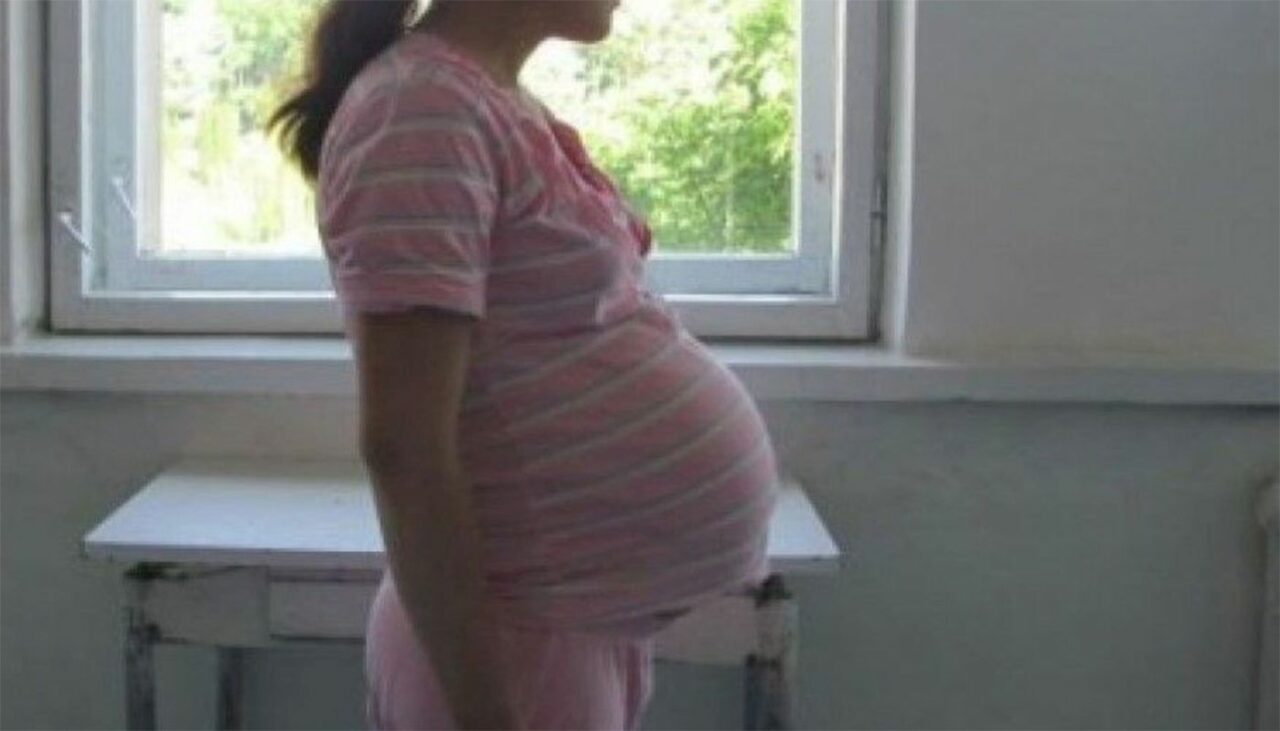 Localitatea din România în care 50 de minore au rămas ÎNSĂRCINATE în același timp. Multe dintre ele au 11-12 ani