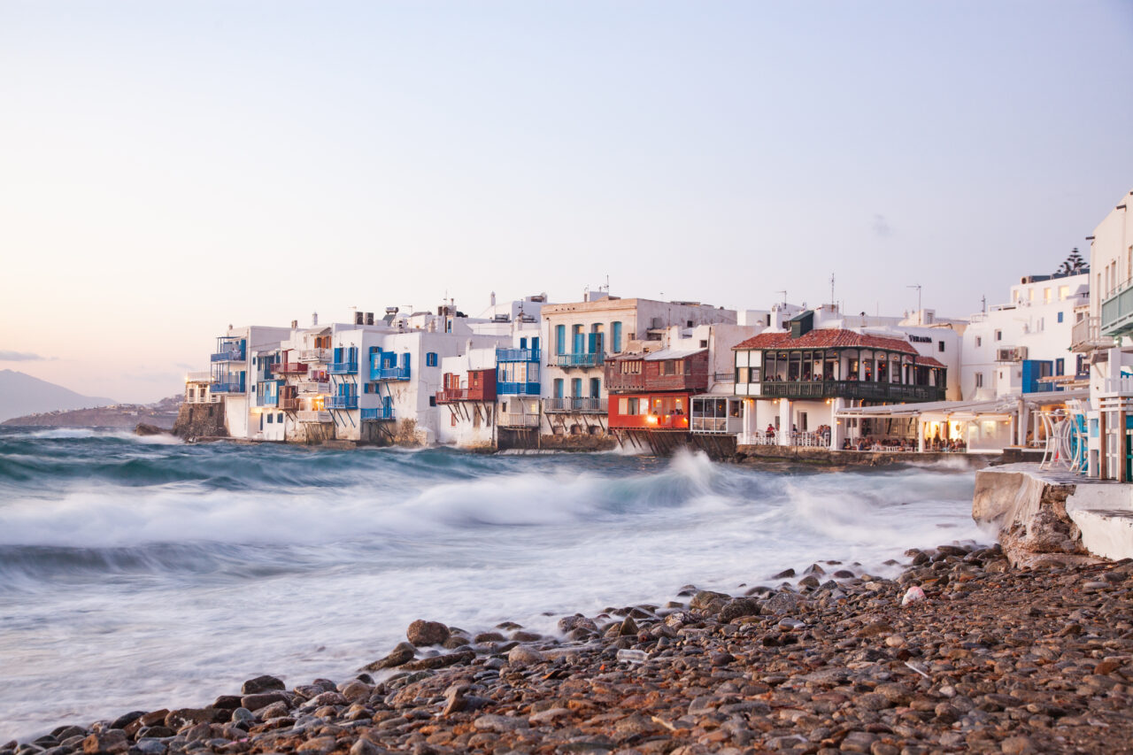 PREȚURI de coșmar în Grecia. Cum a ajuns o turistă să plătească sute de euro pentru un singur pește