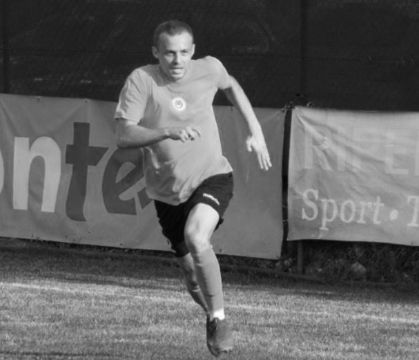 Caius Lungu, fost jucător de fotbal la clubul Ripensia Timișoara, a murit la 36 de ani. I s-a făcut rău în timp ce alerga