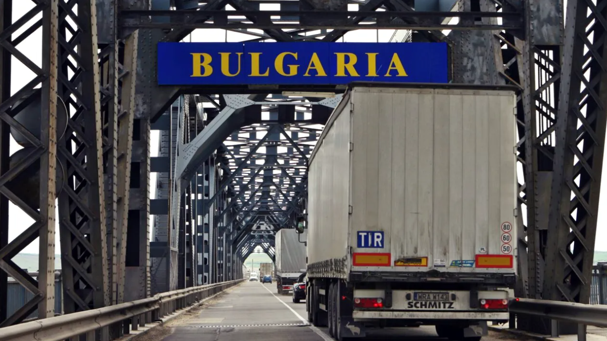Podul Prieteniei, circulație BLOCATĂ în ambele sensuri. Ce rute alternative sunt recomandate