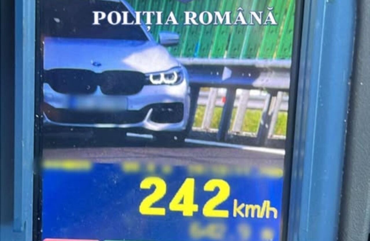 Ce a pățit un șofer de 26 de ani după ce a fost prins de radar în timp ce rula cu 242 km/h pe Drumul Expres 12