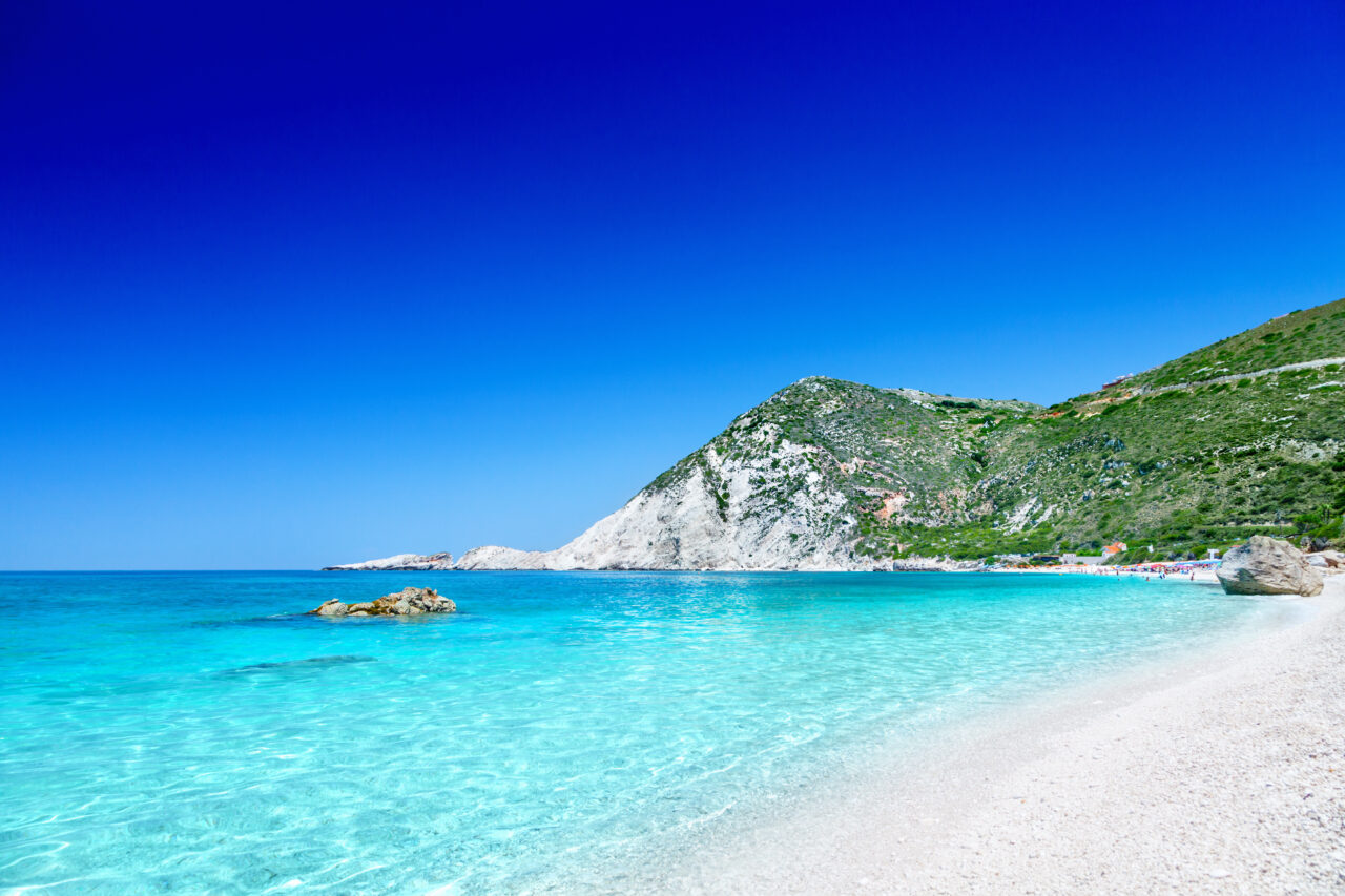 Cele 6 plaje europene, cu peisaje superbe, unde turiștii se pot refugia de caniculă. Temperaturile ating 15°C într-o anumită locație, vara