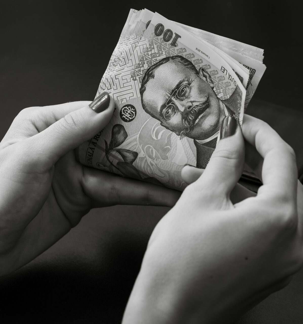 Indemnizația de HRANĂ va fi acordată doar angajaților cu salarii de 6.000 lei net sau mai mici, față de pragul de 8.000. La cât rămâne plafonată