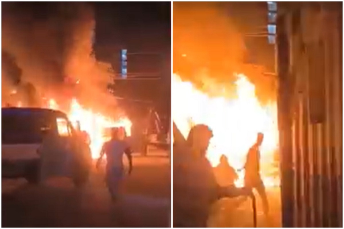 Opt autoturisme au ars într-un INCENDIU de amploare, izbucnit într-o parcare din Sectorul 3. De la ce ar fi plecat totul