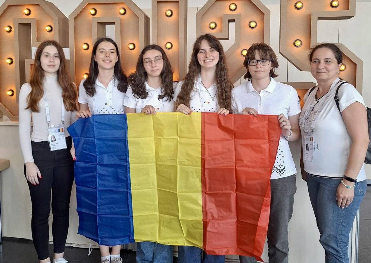 Cele patru eleve din lotul României, MEDALIATE la Olimpiada Europeană de Informatică. 228 de concurente din 60 de țări / Performanță uriașă