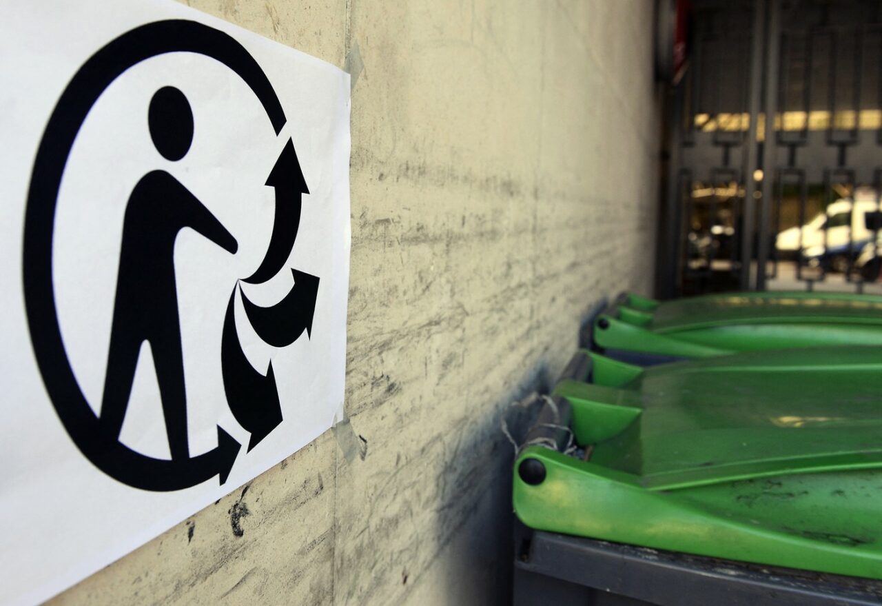UE dă în judecată Franța din cauza logo-ului „Triman” impus pentru sortarea deșeurilor. Reacția Parisului