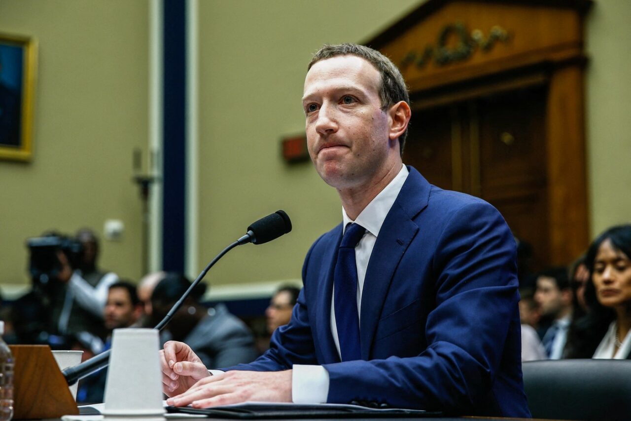 Un proces de opt MILIARDE de dolari, în urma scandalului Cambridge Analytica: Zuckerberg este dat în judecată de acționarii companiei Meta