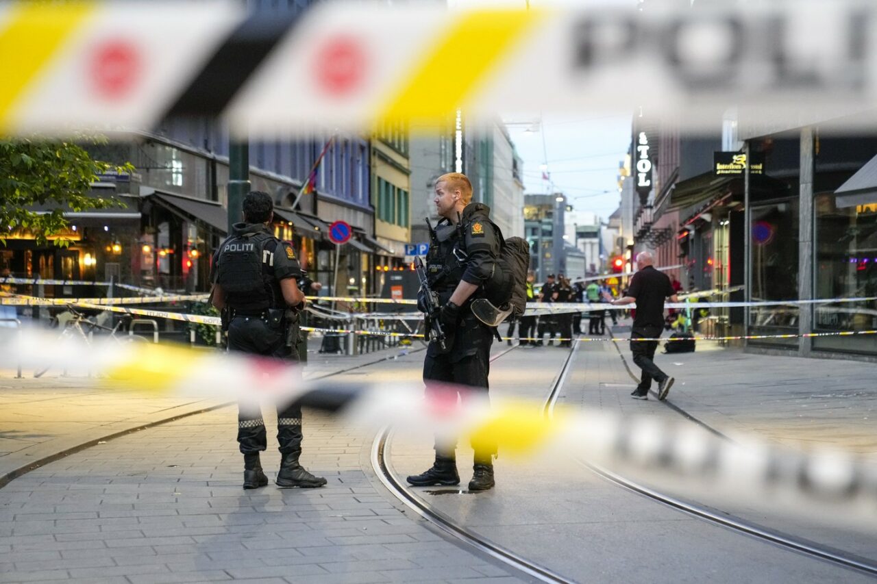 ATAC armat într-un centru comercial din Oslo. Cel puțin o persoană a fost rănită