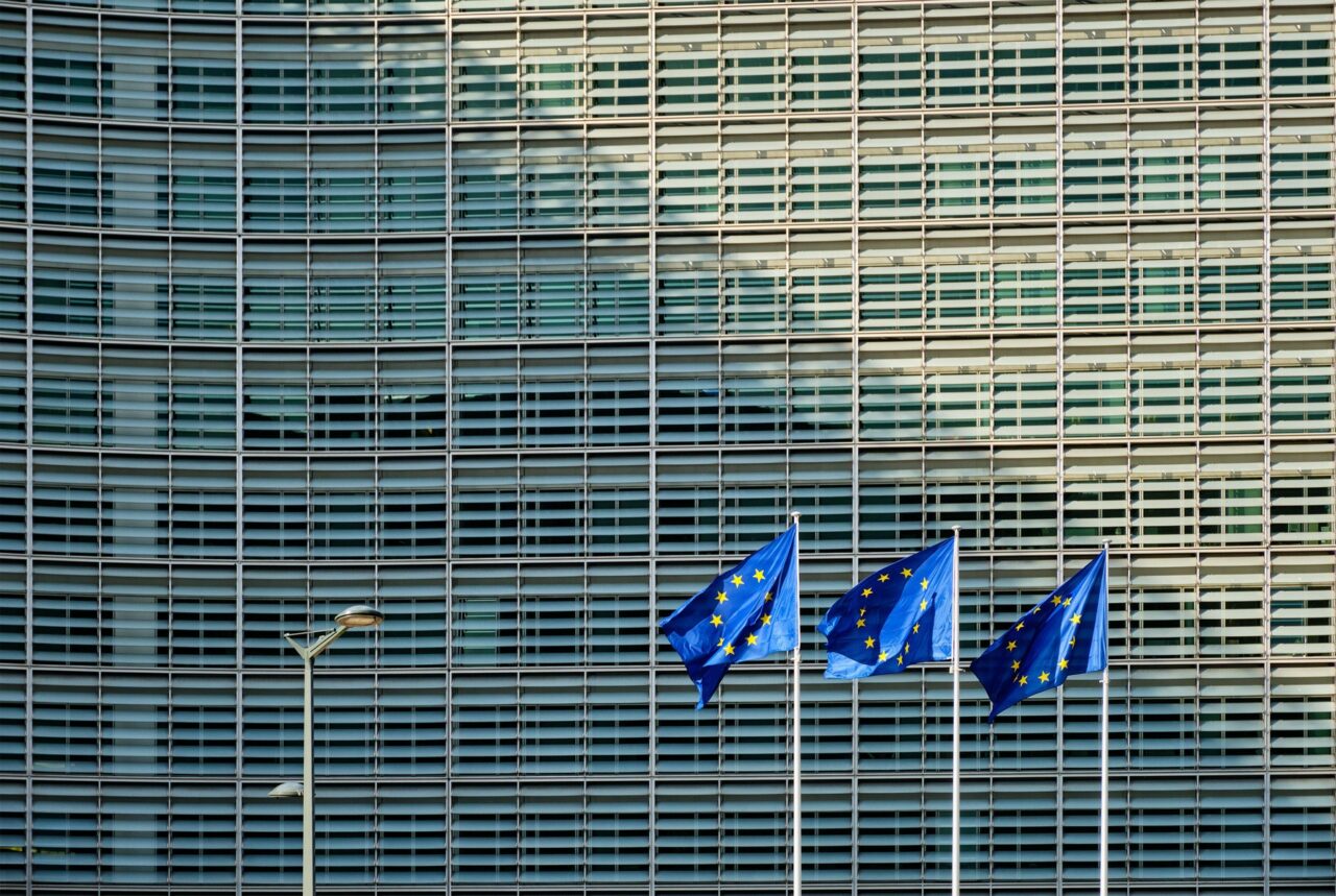 Comisia Europeană a fixat un nou obiectiv CONTROVERSAT în sensul atingerii neutralității climatice