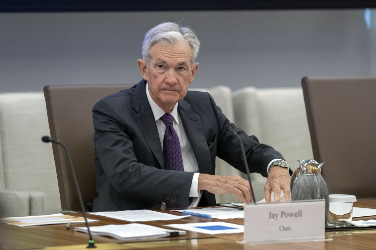 Președintele Fed îi răspunde lui Trump că nu a redus dobânzile din cauza TARIFELOR vamale /„Prognozele privind inflația au crescut”