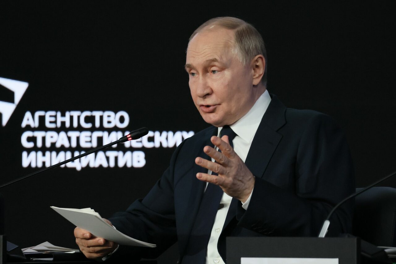 VIDEO | Vladimir PUTIN a avut o conversație ”directă” cu Donald Trump /Kremlin: ”Vor continua comunicarea”