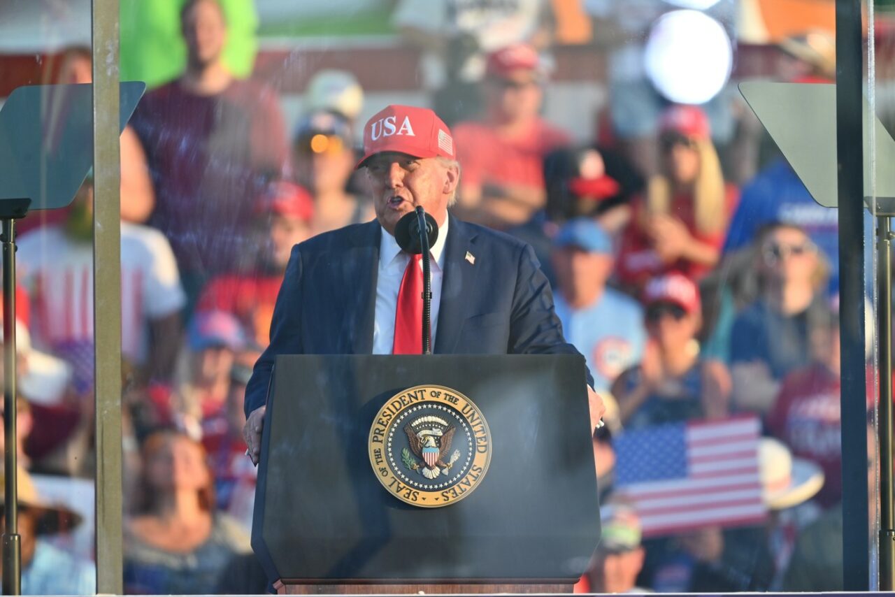 Donald Trump spune că este de acord să le permită migranților să lucreze în continuare în fermele din SUA. Care este condiția președintelui american
