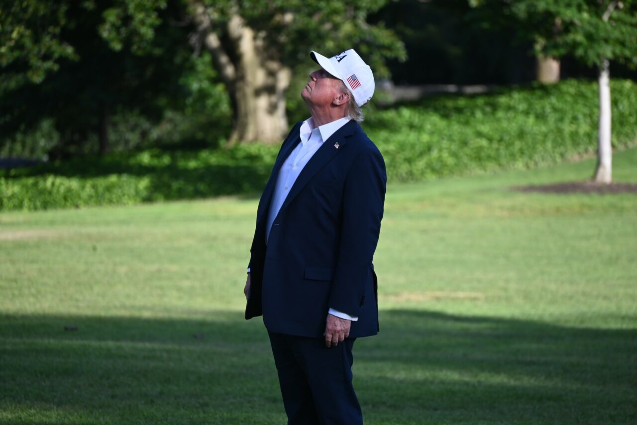 Trump denunță deficitul comercial în relațiile Statelor Unite cu Japonia și Coreea de Sud /Ce TARIFE le impune celor două țări