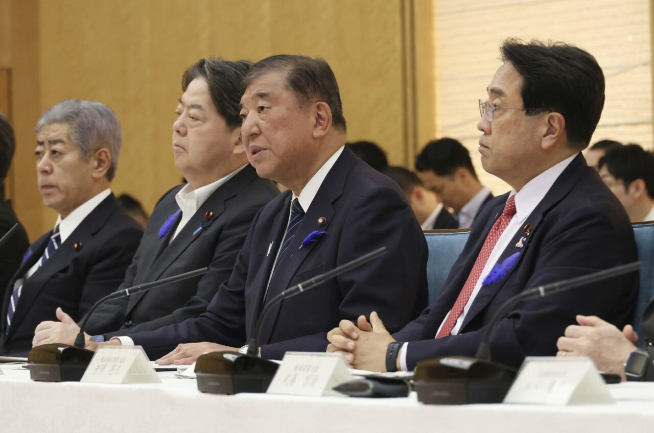 Premierul Japoniei consideră decizia lui Trump privind tarifele „cu adevărat regretabilă”/ „Vom continua să ne angajăm în NEGOCIERI cu SUA”