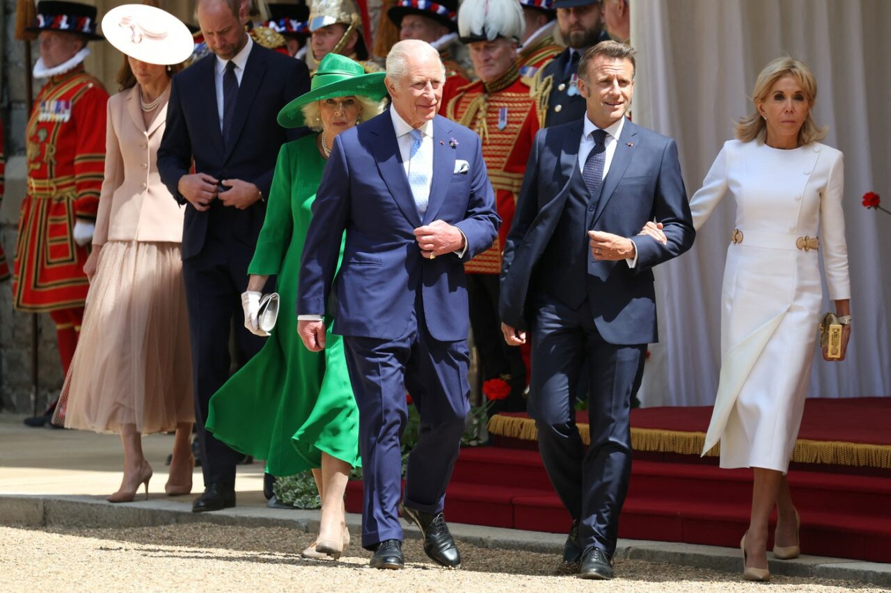 Emmanuel Macron, întâmpinat cu căldură și fast de regele Charles, la începutul unei vizite de STAT de trei zile în Marea Britanie