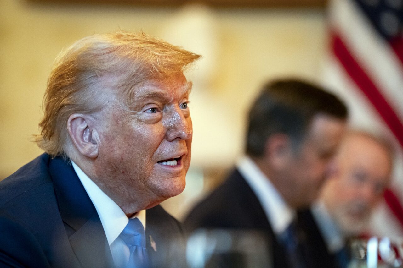 Trump denunță practicile UE și anunță intenția de a trimite o scrisoare cu tarifele vamale /„Ne-au tratat foarte rău, acum ne tratează foarte bine”