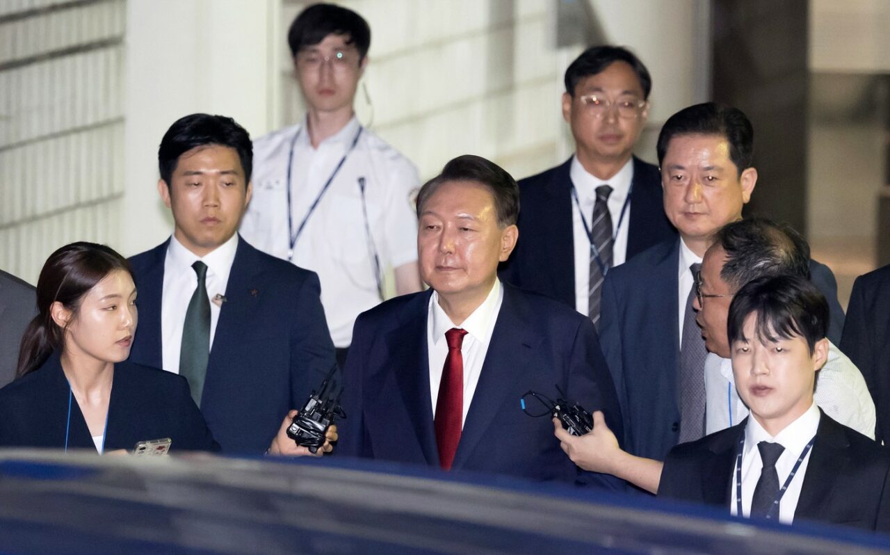 Fostul președinte al Coreei de Sud Yoon Suk Yeol a fost plasat în AREST preventiv pentru încercarea sa de a impune legea marțială
