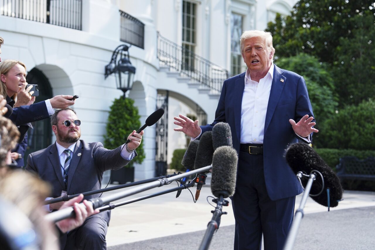 Oficiali americani: NATO va decide ce face cu armamentul cumpărat din SUA /Țările europene nu sunt la curent cu planul lui Trump