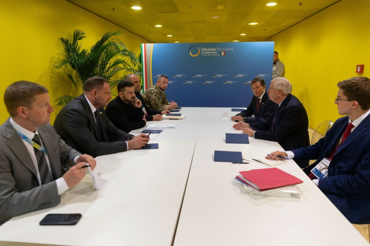 Emisarul american pentru Ucraina efectuează o vizită oficială la Kiev/ SUA ia în considerare impunerea unor noi SANCȚIUNI împotriva Rusiei
