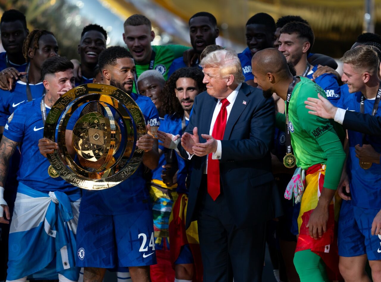 Donald Trump, HUIDUIT la finala Cupei Mondiale a Cluburilor câștigată de Chelsea în fața lui PSG. A înmânat trofeul învingătorilor