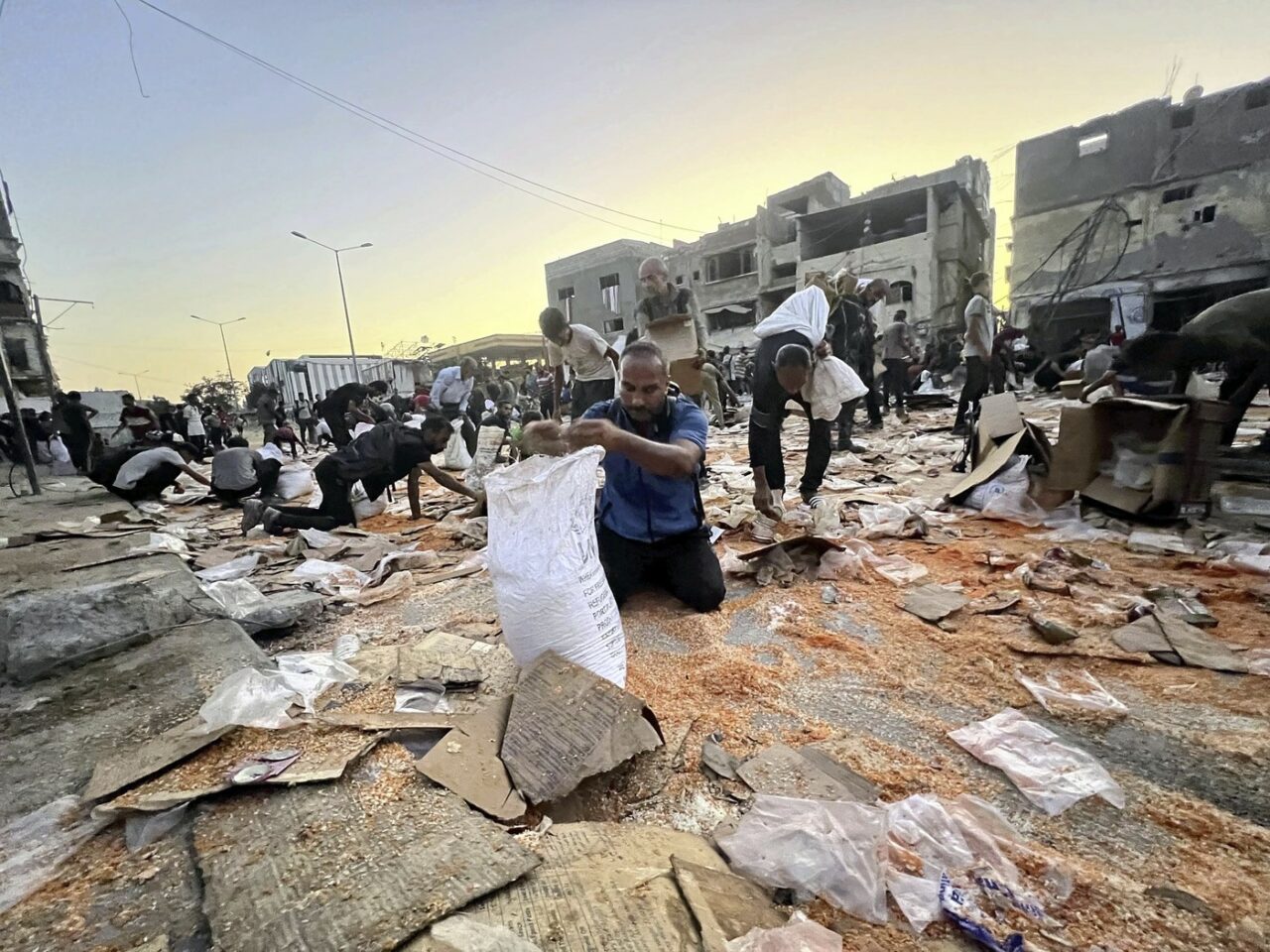 Agenție ONU: Cel puțin o mie de persoane au murit în Gaza în timp ce încercau să obțină ajutor umanitar