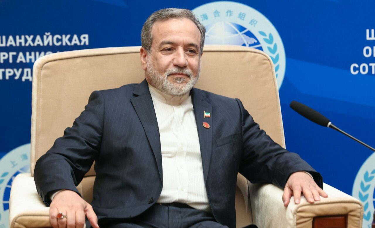 Iran kljub škodi ohranja program bogatenja urana