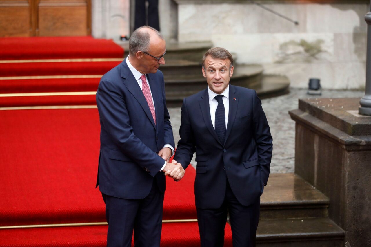 Le Monde: Emmanuel Macron și Friedrich Merz inițiază ”relansarea” dificilă a tandemului franco-german, dar DIVERGENȚELE persistă