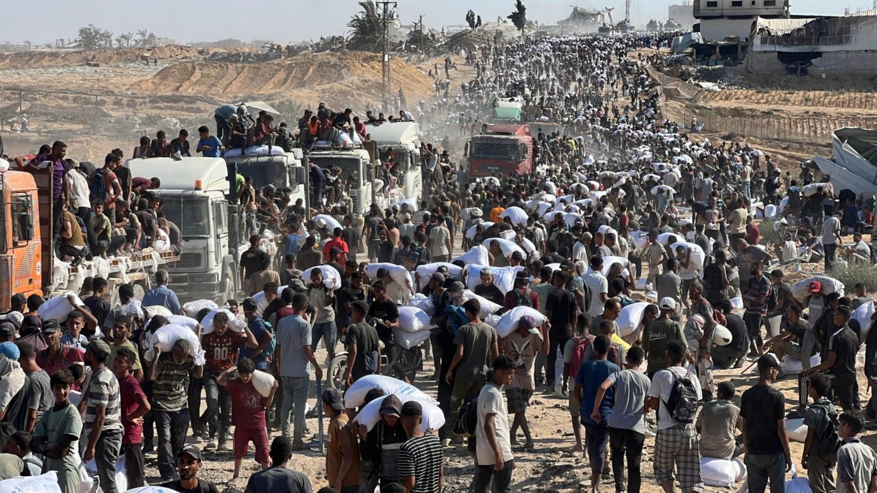 Desni izraelski ministri pozivajo k uničenju Hamasa, medtem ko grozi vojna