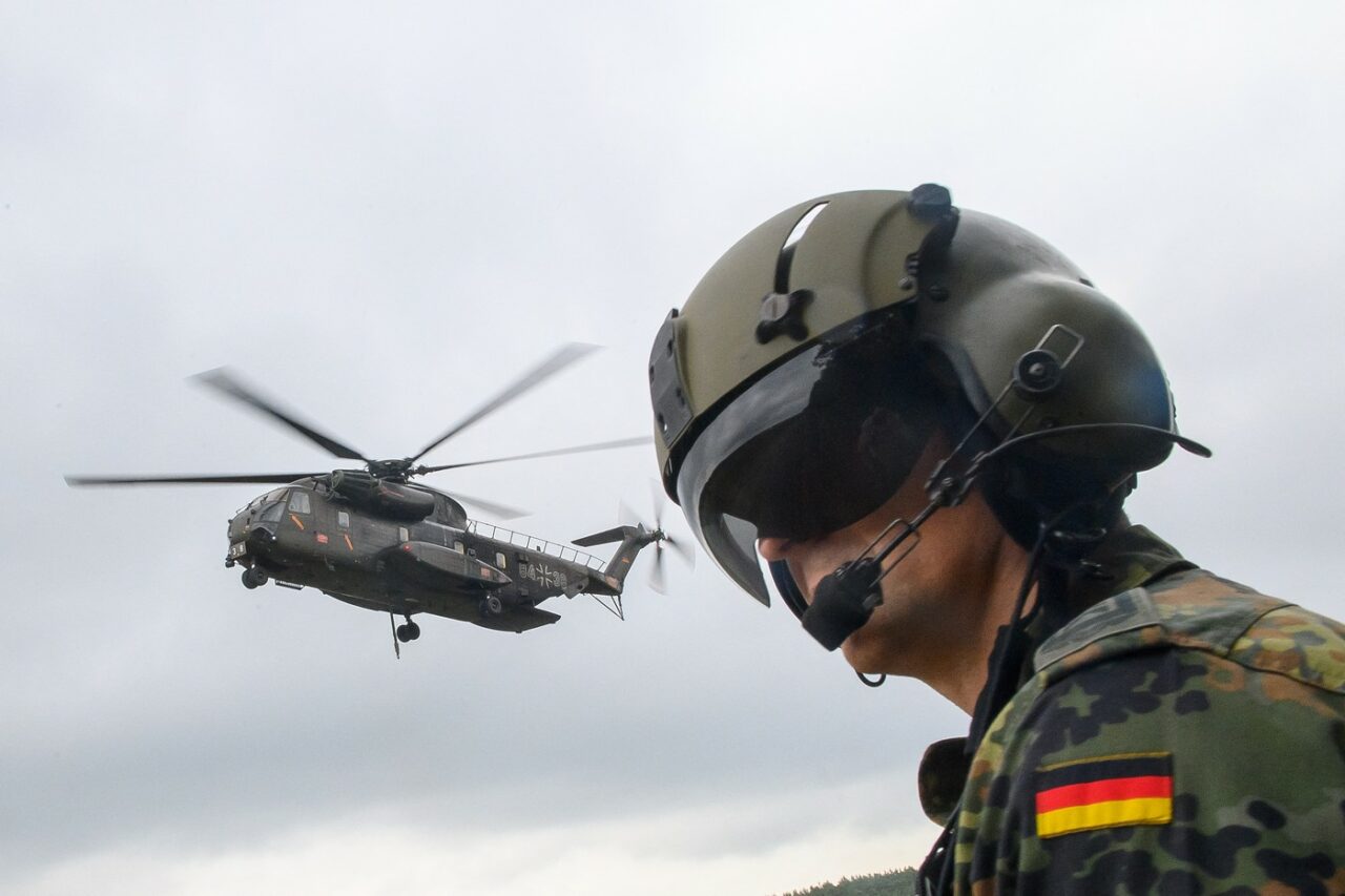 Bloomberg: Germania intenționează să-și DUBLEZE cheltuielile de apărare în următorii patru ani