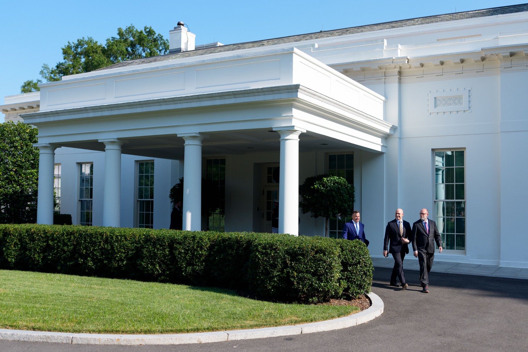 Casa Albă: UE nu va impune taxe suplimentare companiilor digitale din SUA /Europenii vor cumpăra masiv echipamente militare americane