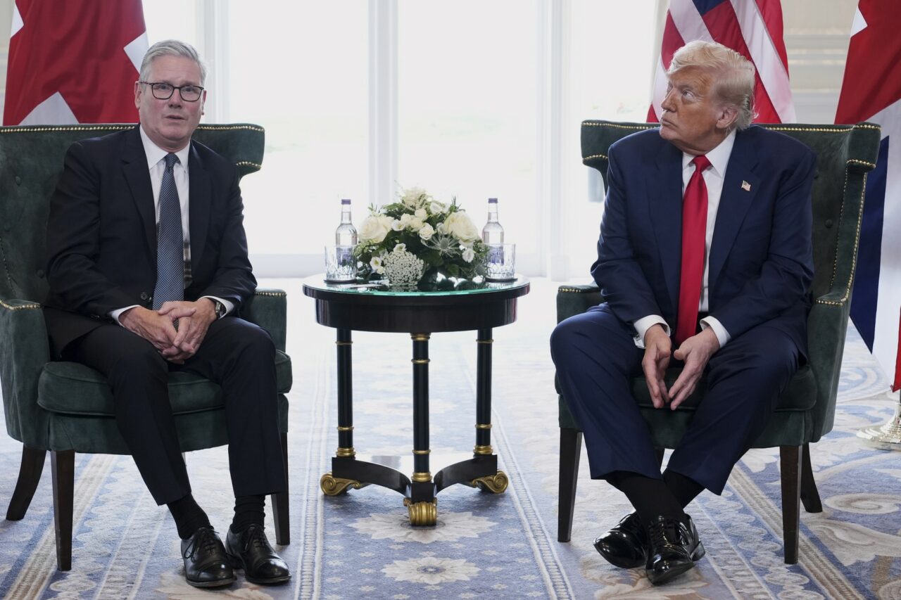 Trump nasprotuje Netanjahujevi izjavi o lačnem Gazi in obljublja povečanje pomoči