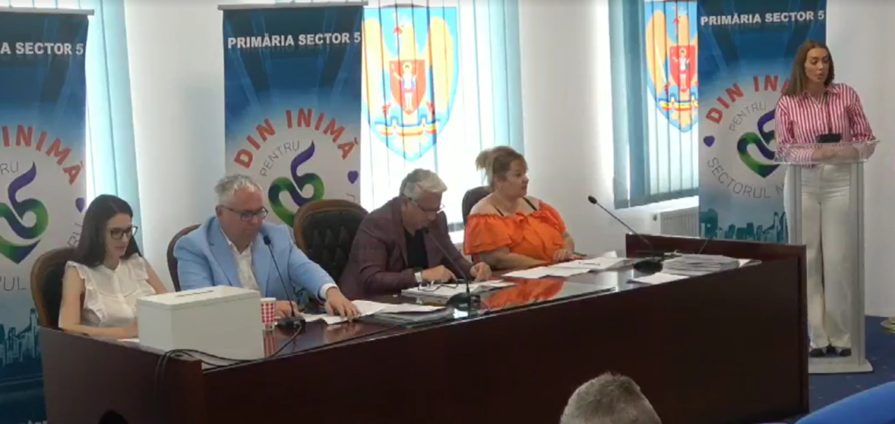 (P) Se lucrează la reamenajarea Școlii Nr 134 din Sectorul 5. Au fost prevăzuți bani în buget și pentru ferestrele cu probleme