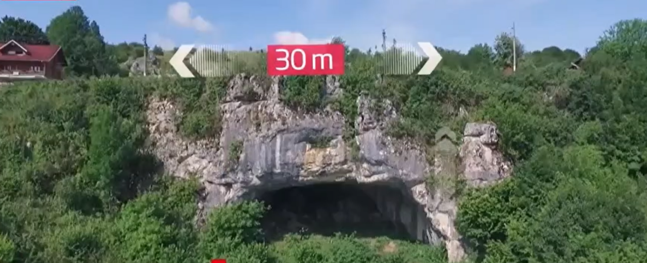 Podul lui Dumnezeu de la Ponoarele, complet neglijat de autorități. Un adevărat miracol al naturii, lăsat în voia sorții