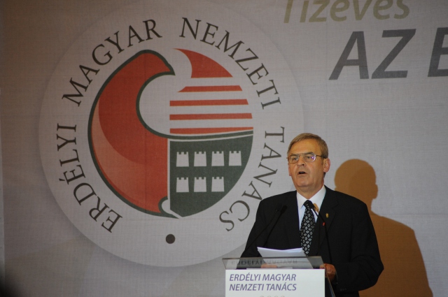 László Tőkés, mesaj de la Băile Tușnad: „În schimbul teritoriilor transilvănene pierdute, revendicăm drepturi, mai exact – AUTONOMIE”