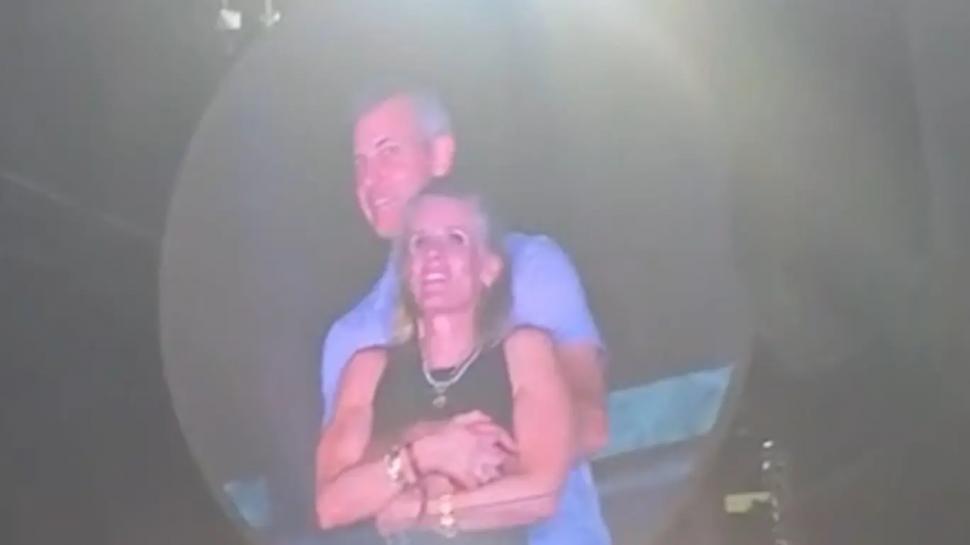 MOMENT viral. Un miliardar american a fost surprins că-și înșală soția la un concert Coldplay. Solistul trupei: „Sper că n-am făcut ceva rău”