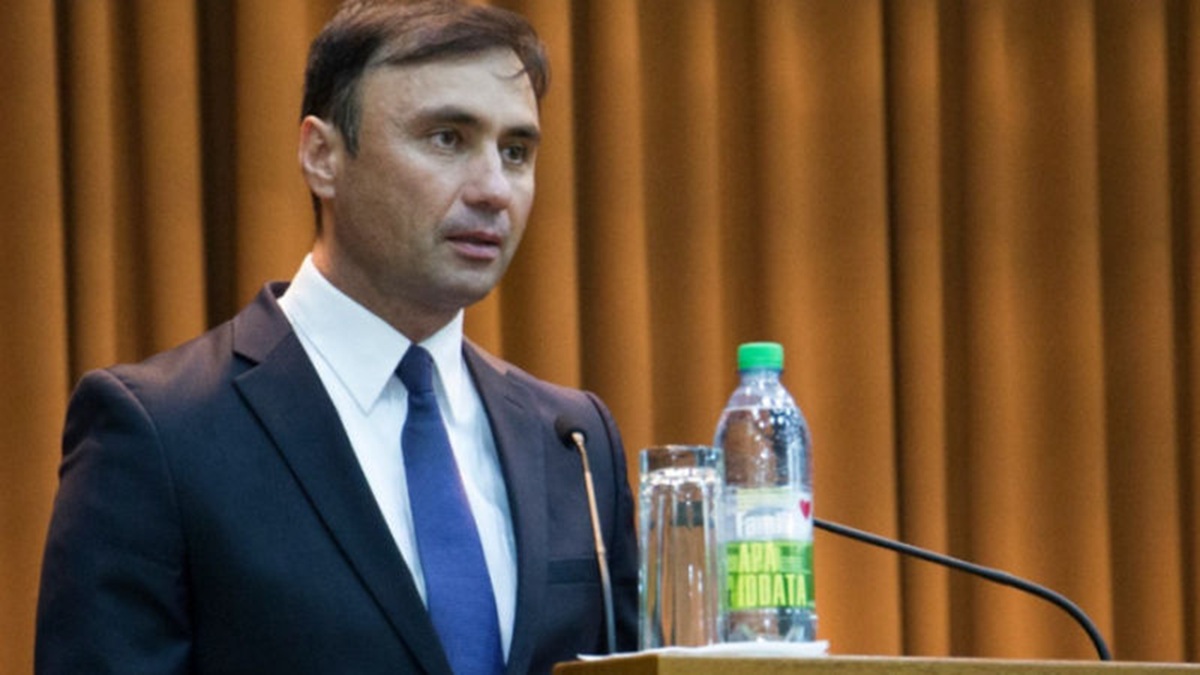 Nekdanji moldavski minister za pravosodje Vitalie Pîrlog v priporu v Parizu zaradi brisanja Interpolovih "rdečih alarmov"