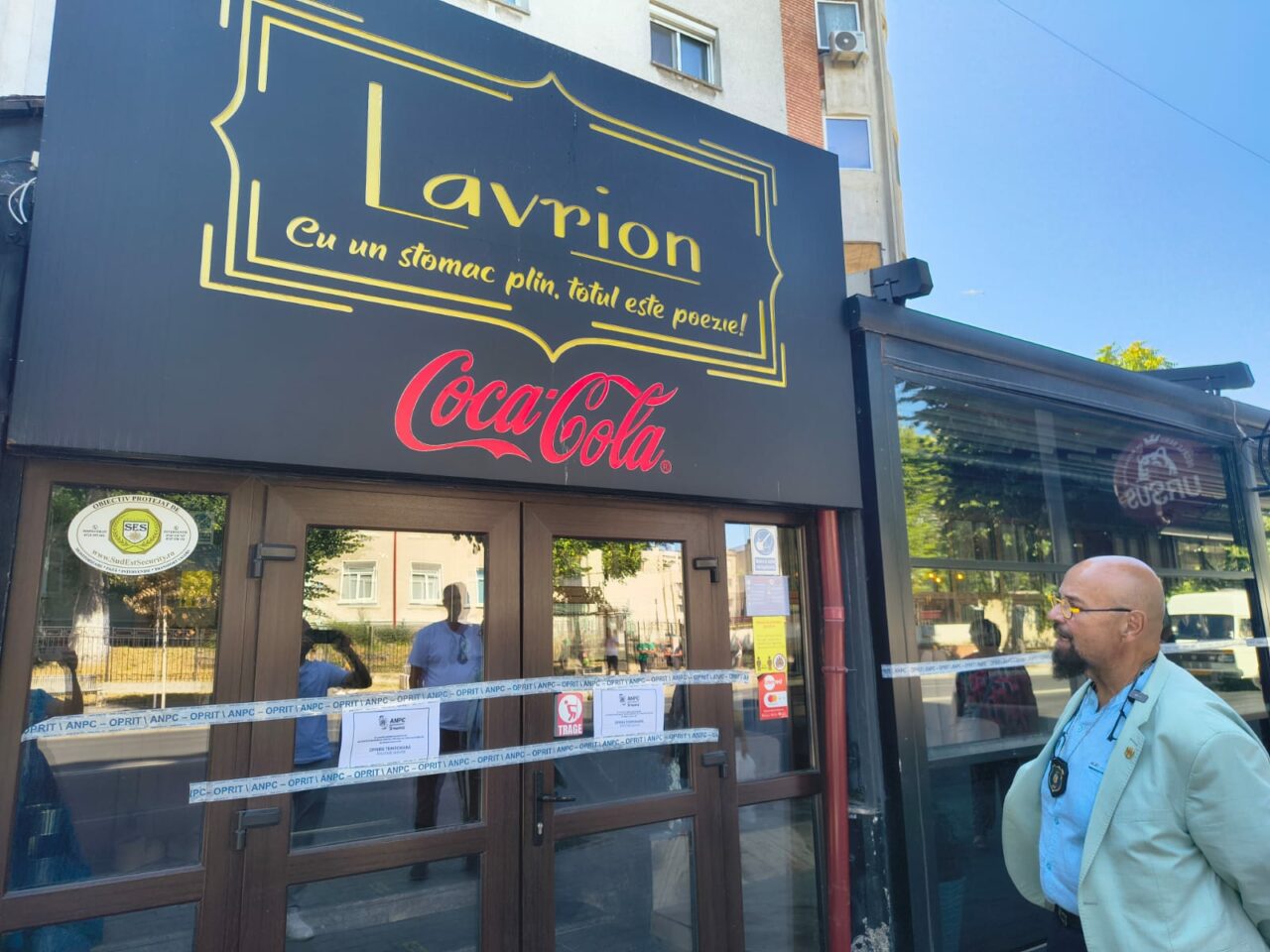 Restaurantul LAVRION din Mangalia, „casă” bună pentru mizerie, gândaci și păianjeni. Piedone a trimis tot la casat