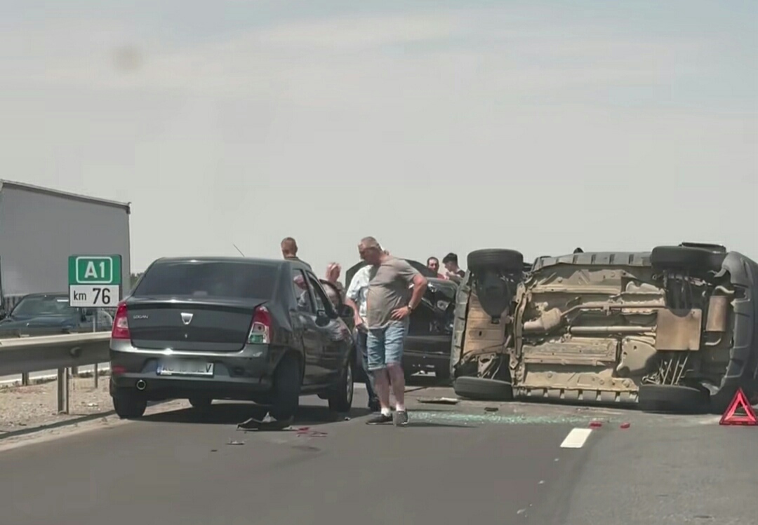 Carambol pe Autostrada București-Pitești. 11 persoane au fost implicate în coliziune / Intervenție de amploare la fața locului