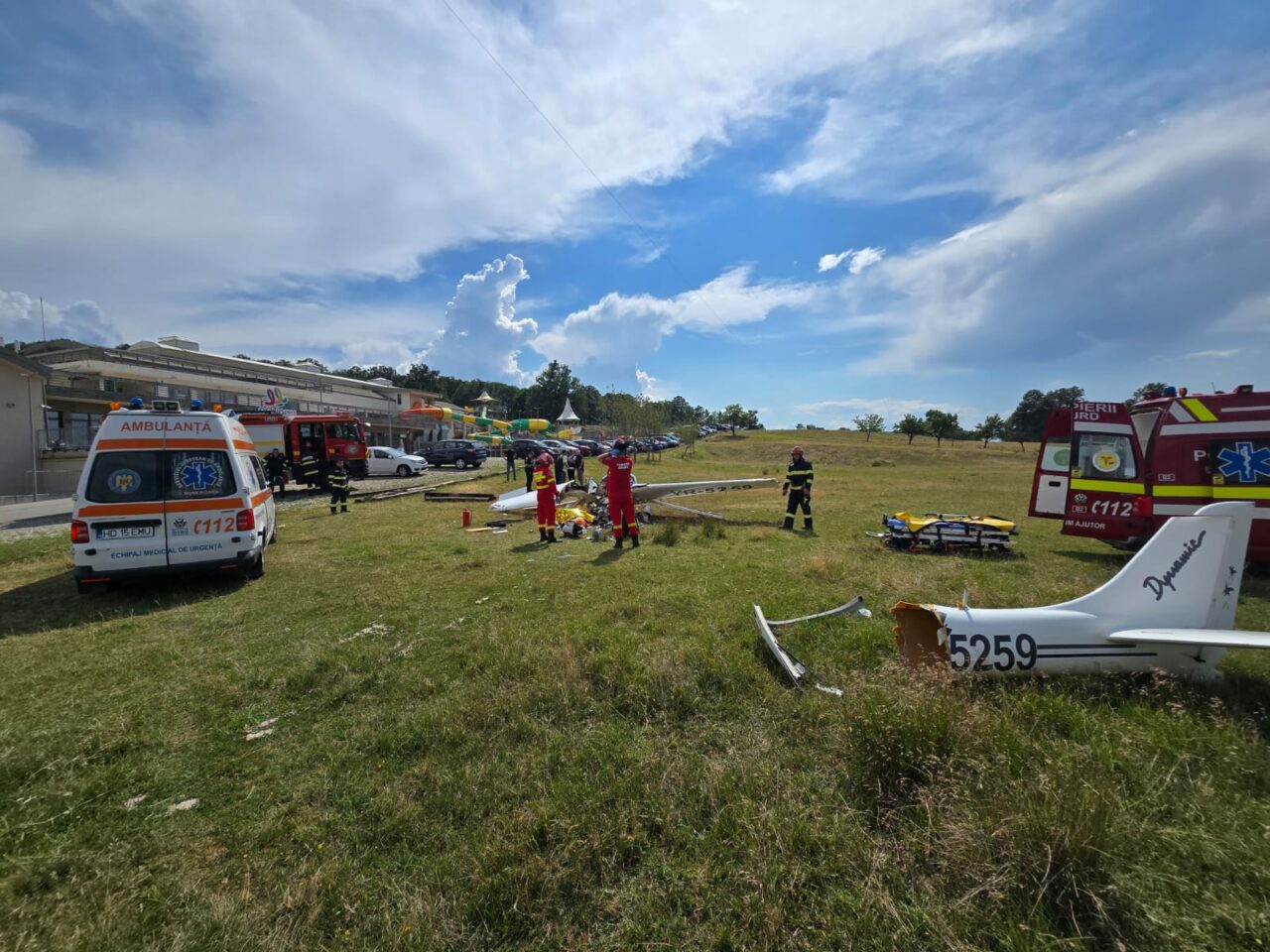 Accident AVIATIC în Orăștie. Un avion de mici dimensiuni s-a prăbușit. Un mort și un rănit grav / Intervenție de amploare la fața locului
